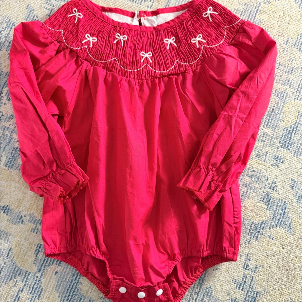 Red bow bubble